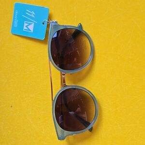 Turqoise Eleven Miami sunglasses Green Round NWT RareTurqoise Eleven Miami sungl